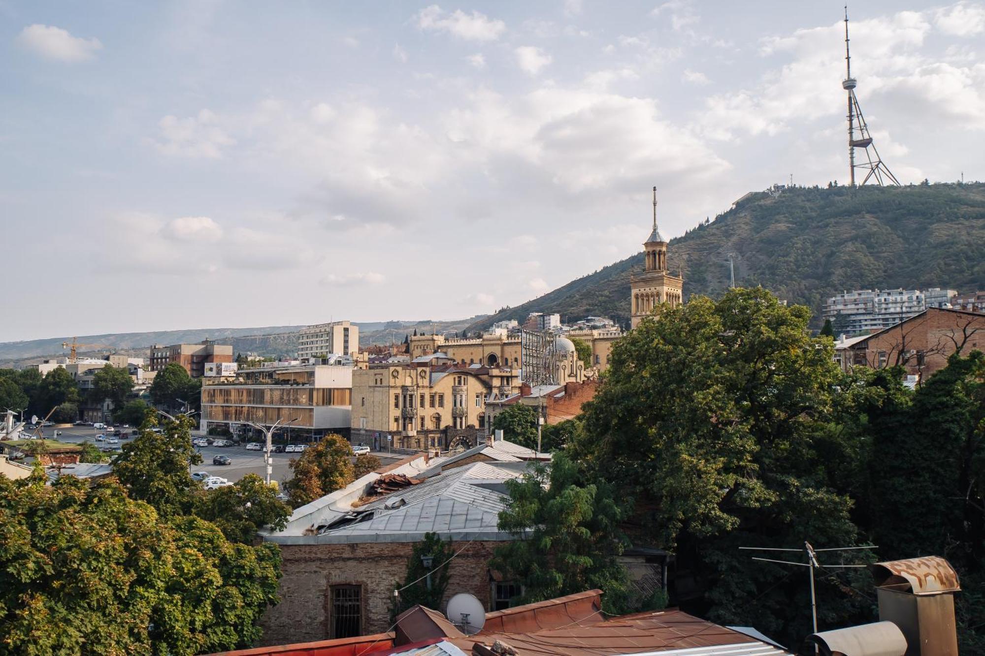 Hotel Day Inn Tbilisi Exterior foto